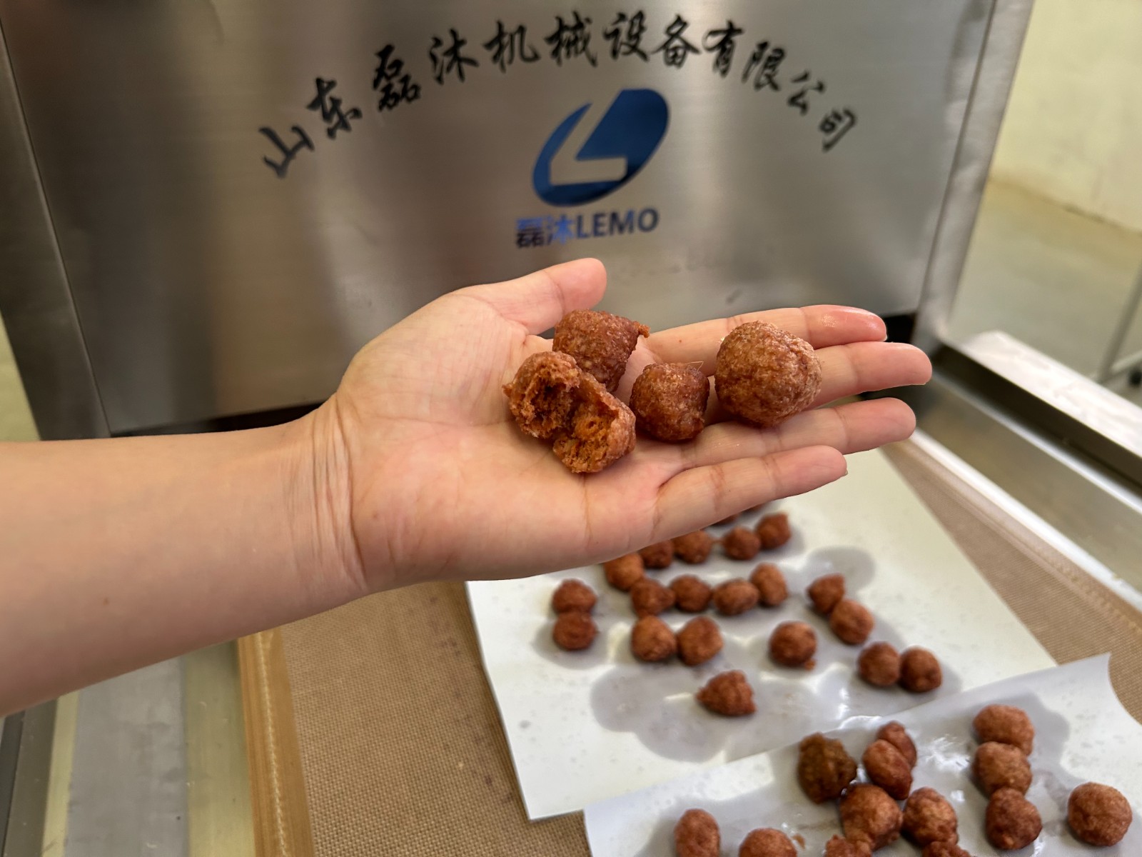 微波烘烤设备与传统设备相比有哪些优势