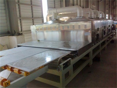石膏板微波烘干设备为化工行业的加工带来了更多的可能性
