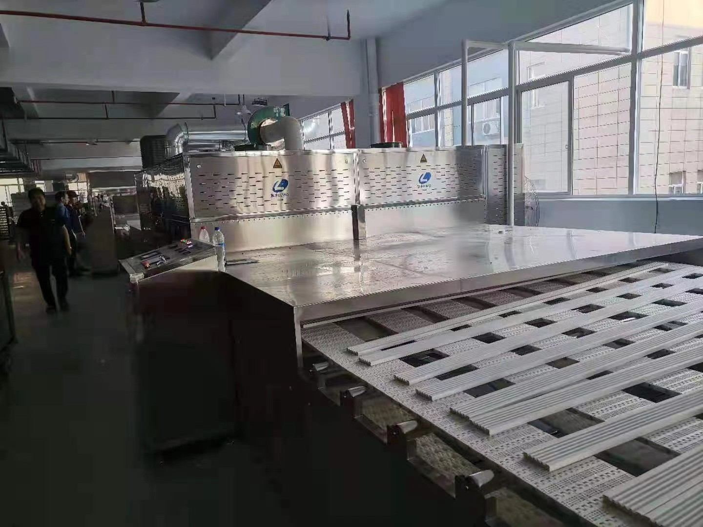 隧道式石膏线微波烘干隧道炉在实际应用中表现如何