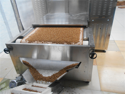 黄粉虫微波烘干设备在农业生产加工中扮演着重要角色