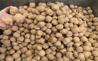 What are the advantages of using microwave equipment to dry soy products