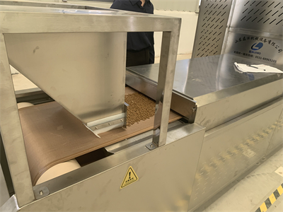 微波烘干隧道炉的应用正逐渐成为宠物食品行业的新宠