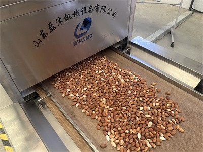 How to use microwave equipment to bake almonds and other nuts