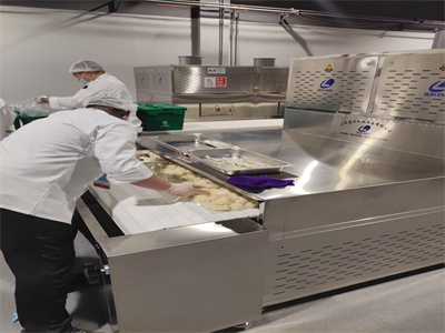 盒饭微波加热隧道炉的应用