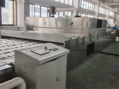 石膏线脱模后如何使用微波设备进行烘干？