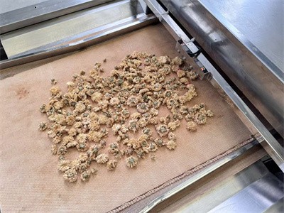 How should summer flower tea be treated for moisture and insect infestation?